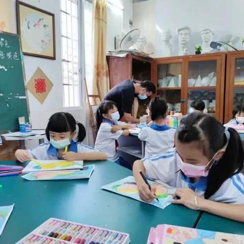 課后服務學校怎么做？帶你直擊廣東'官方帶娃'美術輔導現場